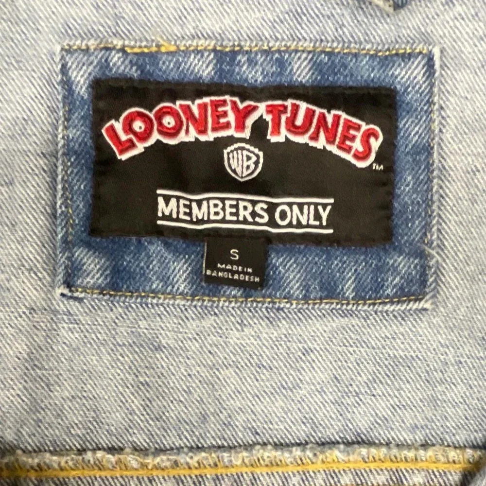 Members Only Looney Tunes Denim Jacket Acid Wash Blue Bugs Bunny Marvin Small - Picture 5 of 6